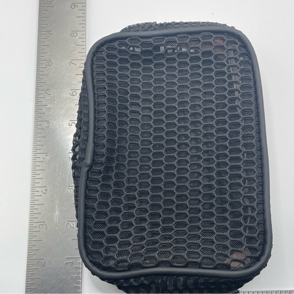 Fenty Beauty Black Mesh Makeup Bag with Pink Zipper - Picture 5 of 7